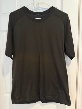 lululemon athletica Men's Short-Sleeve Crew Tee — Olive Green